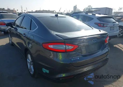 2015 Ford Fusion Energi Titanium из США, поврежденный, VIN 3FA6P0SU5FR284388